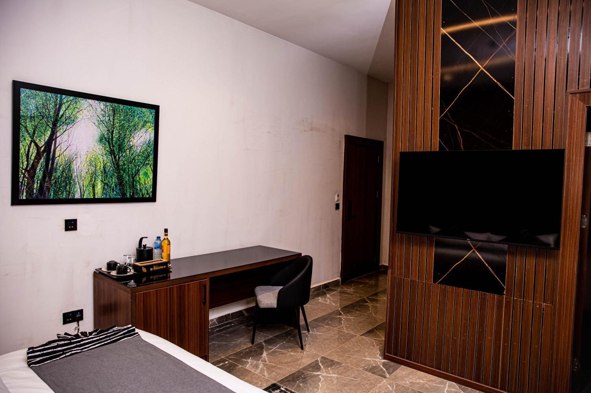 The Stallion Abuja Buitenkant foto
